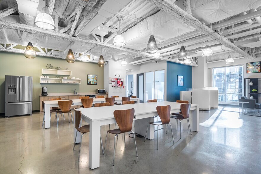 More Photos Of 1 Marina Park Dr, Boston Coworking Space