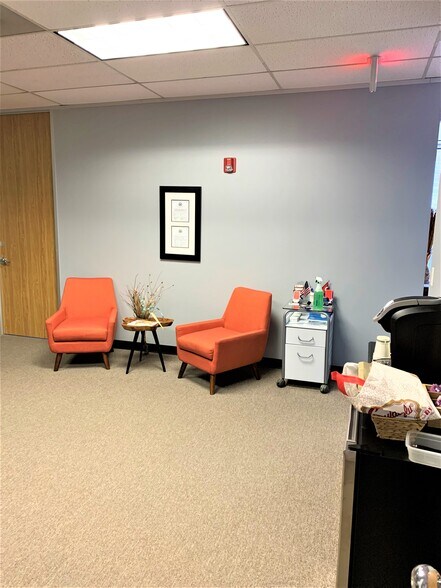 More Photos Of 9555 W Sam Houston Pky S, Houston Office For Lease