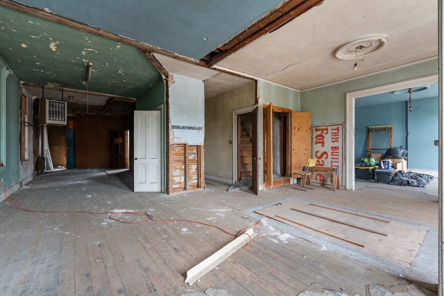 More Photos Of , Utica Unknown For Sale