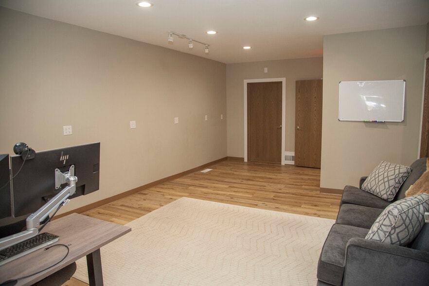 More Photos Of 705 Main St, Ridgeway Freestanding For Sale
