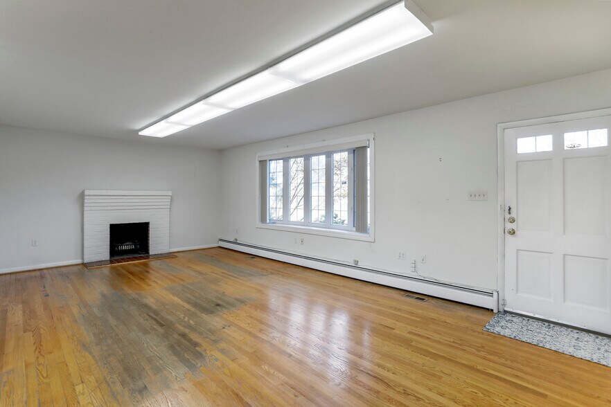 More Photos Of 2893 Jessup Rd, Jessup Office For Sale