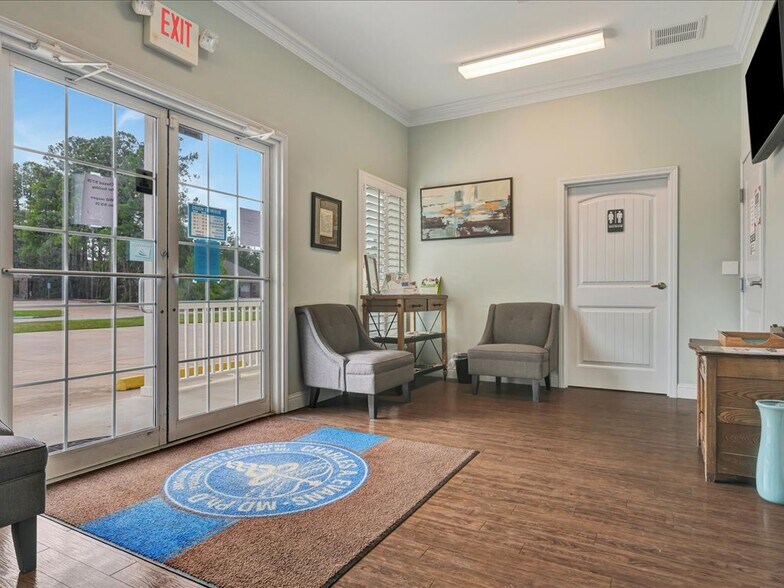 More Photos Of 203 Christie Dr, Lufkin Healthcare For Sale