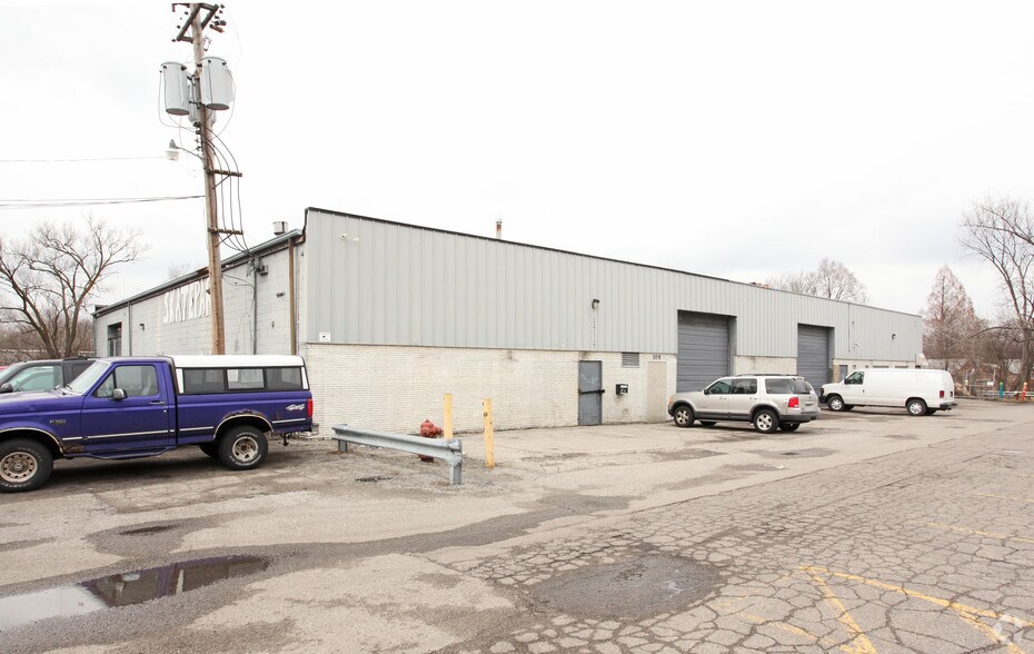 More Photos Of 5616-5618 Van Born Ct, Dearborn Heights Warehouse For Lease