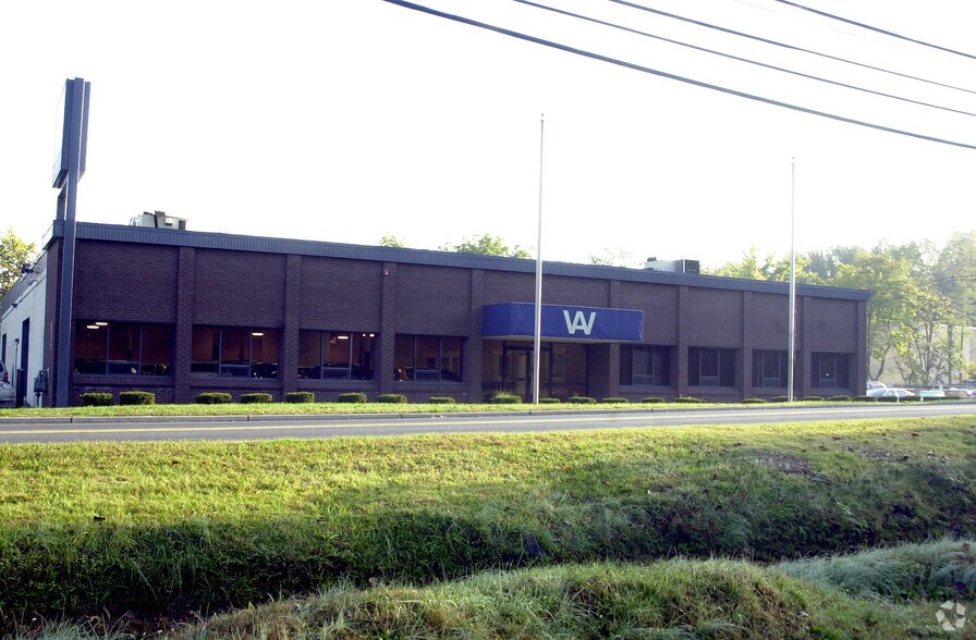 Primary Photo Of 39-47 Industrial Ave, Hasbrouck Heights Warehouse For Lease