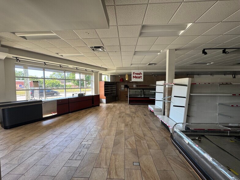 More Photos Of 174 Hamilton Rd, London Freestanding For Lease