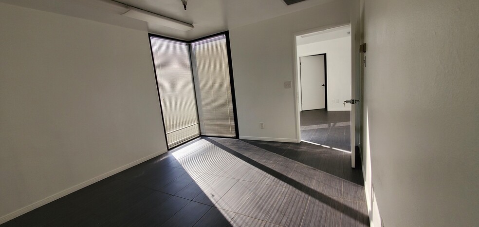 More Photos Of 1305 E Saint Gertrude Pl, Santa Ana Warehouse For Lease
