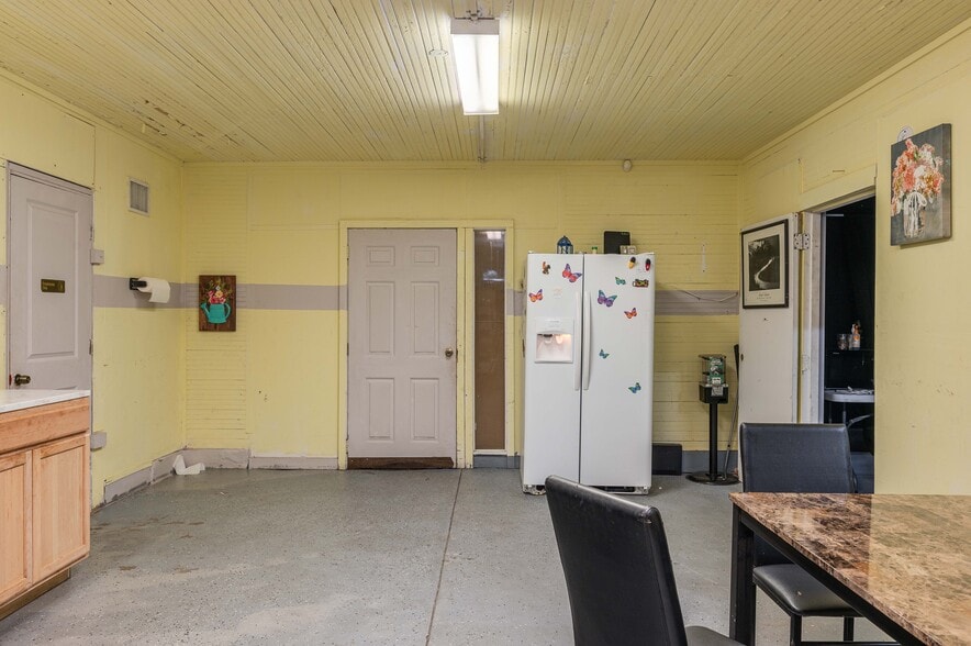 More Photos Of 322 S Scenic Hwy, Lake Wales General Retail For Sale