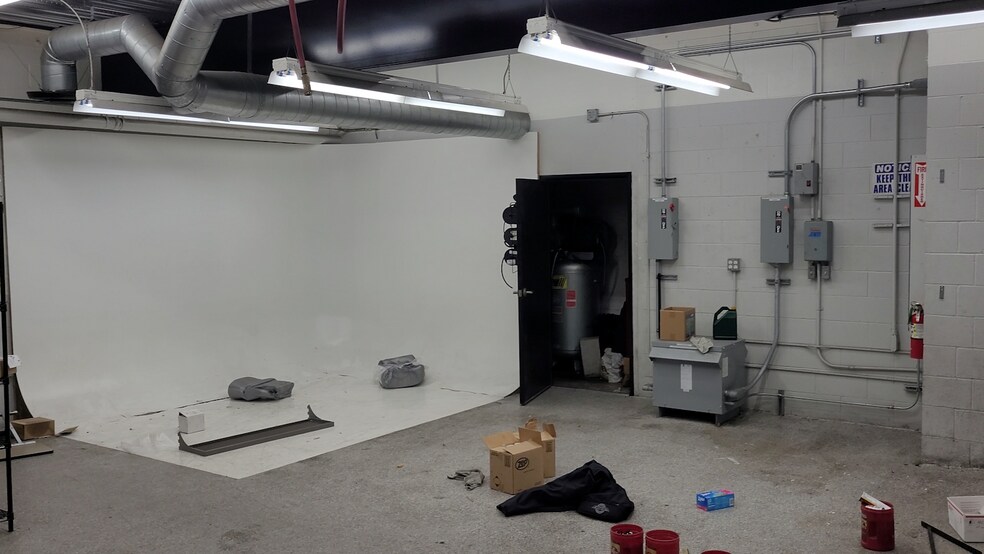 More Photos Of 1517 Pacific Coast Hwy, Harbor City Auto Dealership For Sale