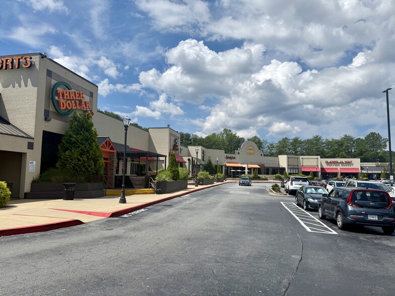 More Photos Of 2700 Town Center Dr, Marietta Unknown For Lease