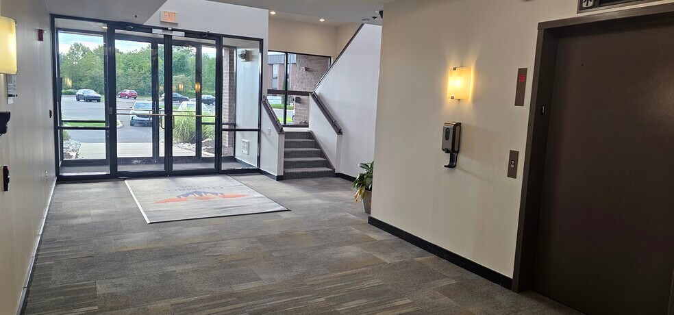 More Photos Of 2080 Cabot Blvd W, Langhorne Office For Lease