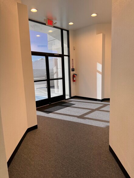 More Photos Of 2008 W Dorothea Ave, Visalia Freestanding For Lease