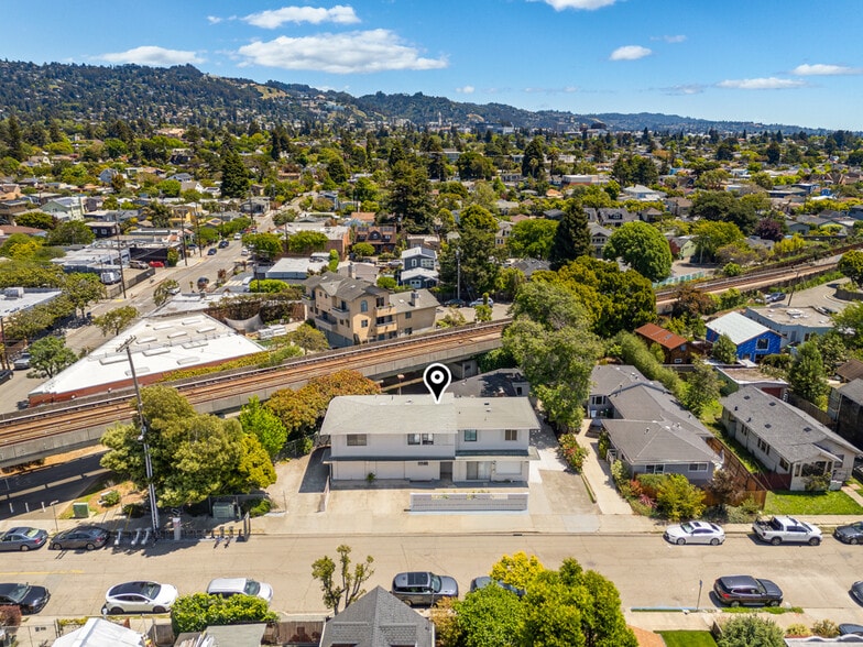 More Photos Of 1311-1313 Curtis St, Berkeley Apartments For Sale