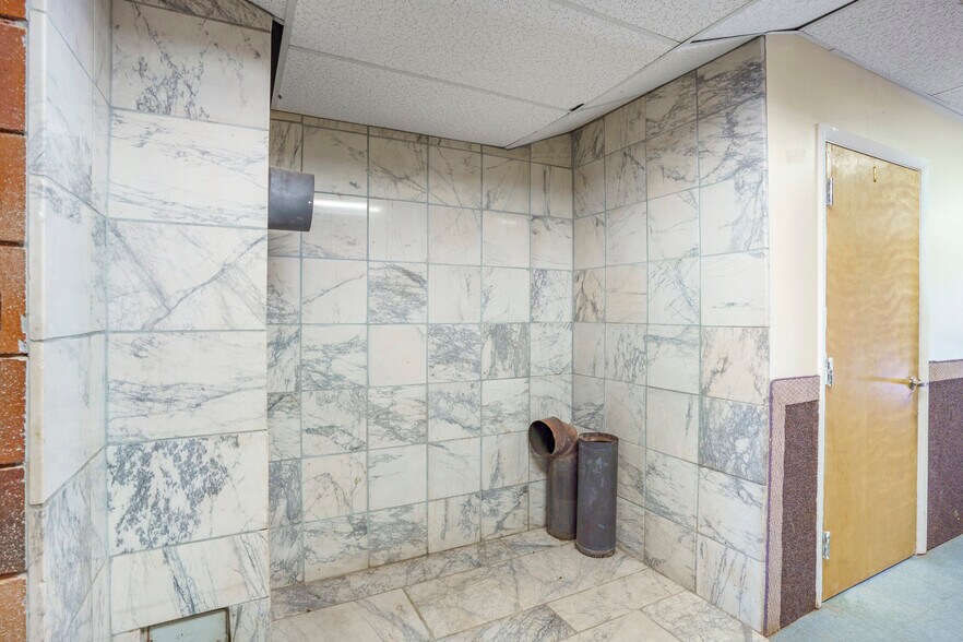 More Photos Of 140 Central St, Colorado City Office For Sale