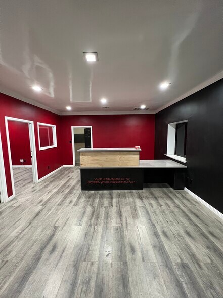 More Photos Of 5592 W San Madele Ave, Fresno Warehouse For Lease