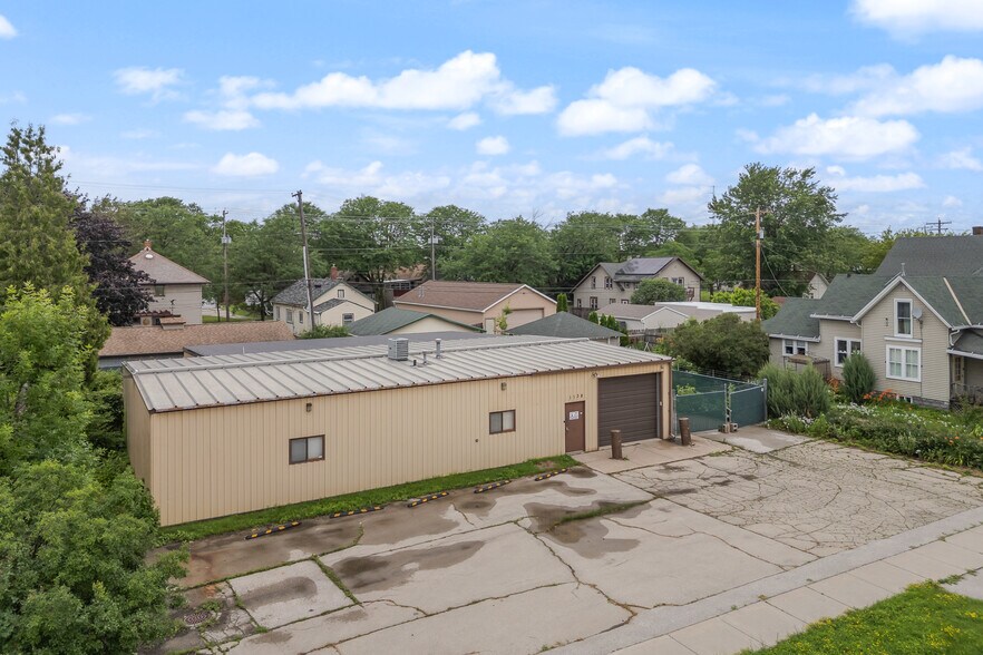 More Photos Of 1138 State St, Green Bay Warehouse For Sale