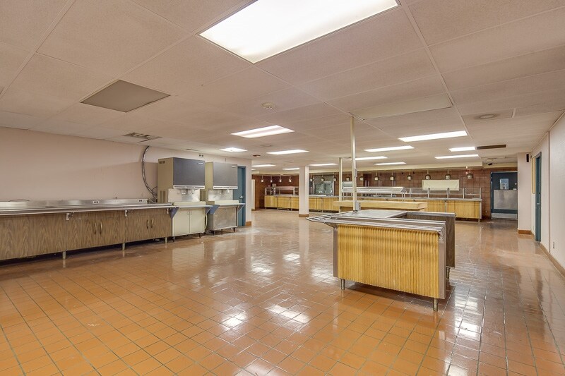 More Photos Of 3796 Lamar Ave, Memphis Office For Sale