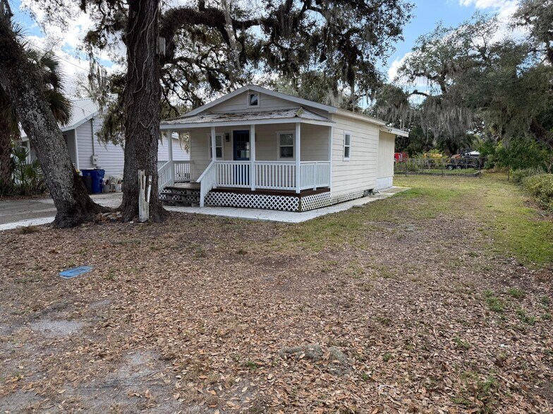 More Photos Of 94 N Hall St, LaBelle Office For Lease