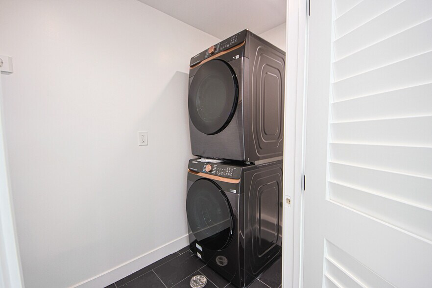 More Photos Of 2200 Thurman Ave, Los Angeles Multifamily For Sale