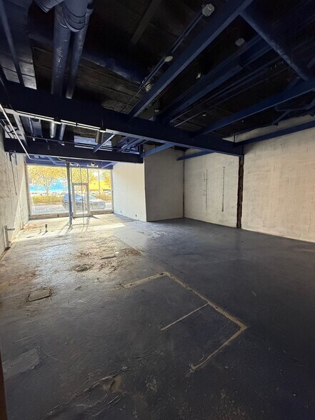 More Photos Of 1111 W Randolph St, Chicago Storefront Retail Residential For Lease