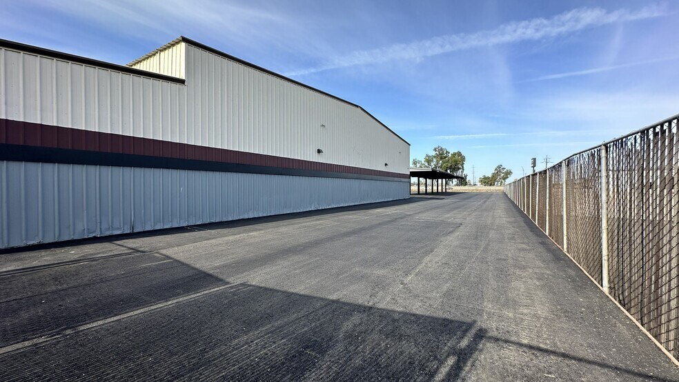 More Photos Of 3251 N Ad Art Rd, Stockton Warehouse For Lease