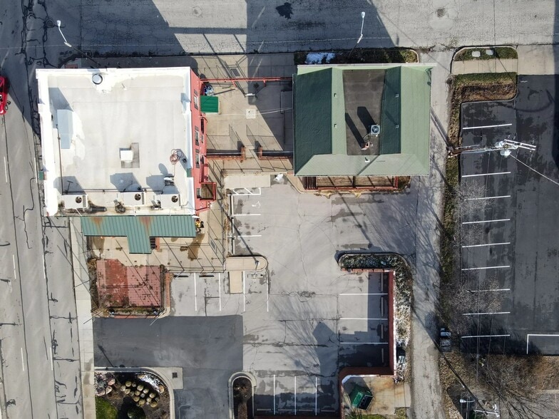 More Photos Of 917 W 44th St, Kansas City Restaurant For Sale