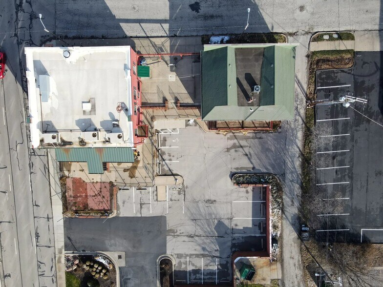 More Photos Of 917 W 44th St, Kansas City Restaurant For Sale
