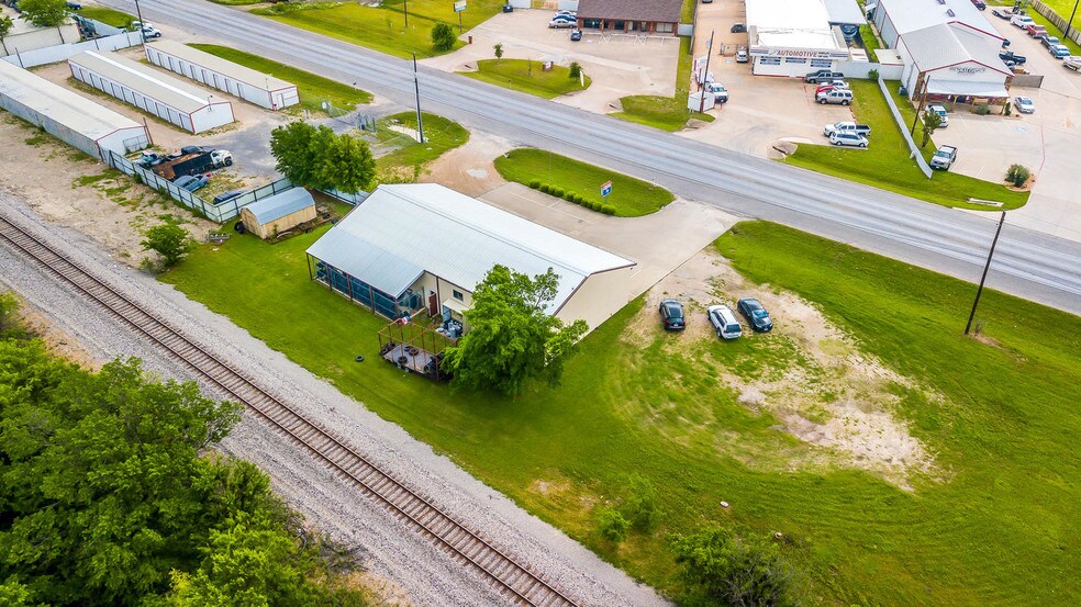 More Photos Of 501 N State Highway 342, Red Oak Auto Repair For Sale