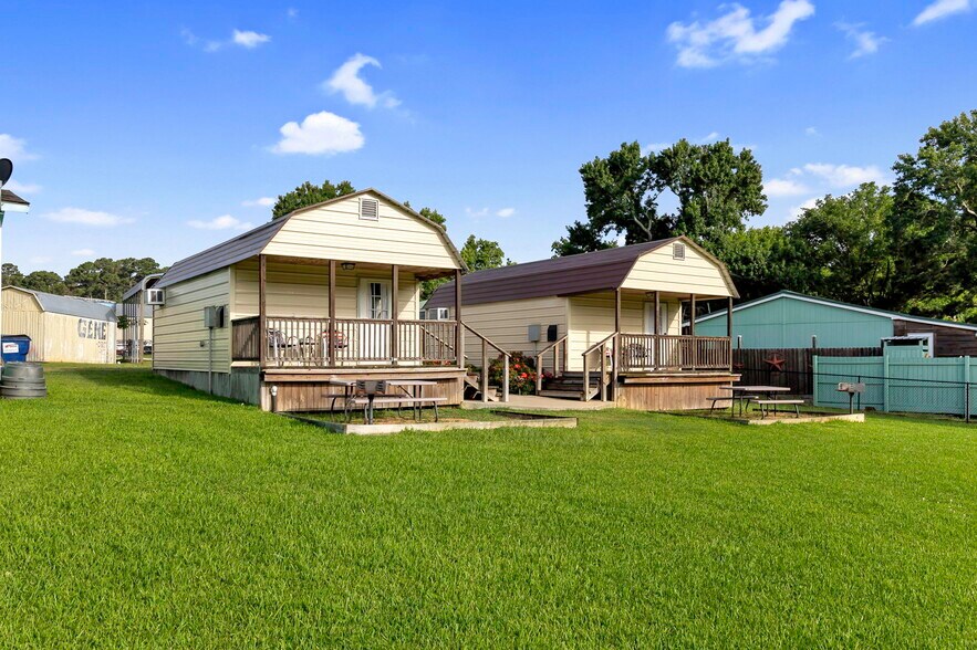 More Photos Of 13050 U.S. 190 hwy, Onalaska Freestanding For Sale