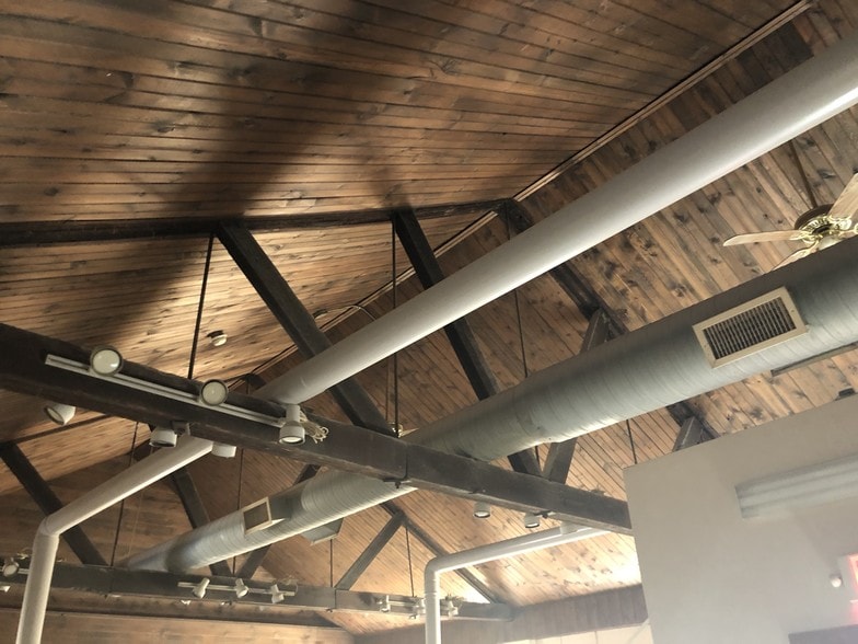 More Photos Of 7947 Southeastern Ave, Indianapolis Loft Creative Space For Sale