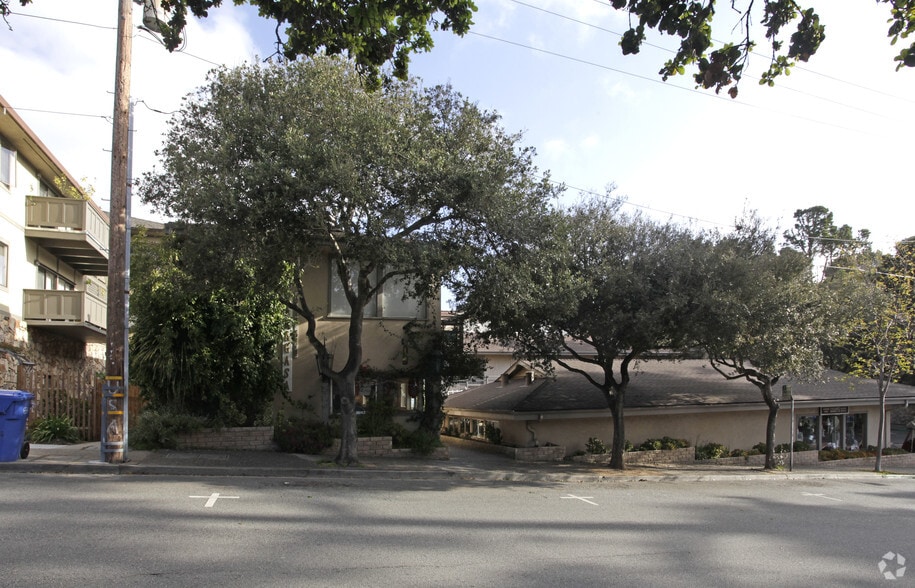 More Photos Of 104 Mission St, Carmel Storefront Retail Office For Lease