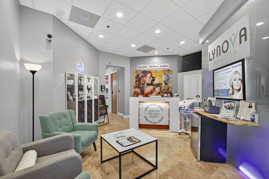 More Photos Of 3307 Northlake Blvd, Palm Beach Gardens Office For Sale