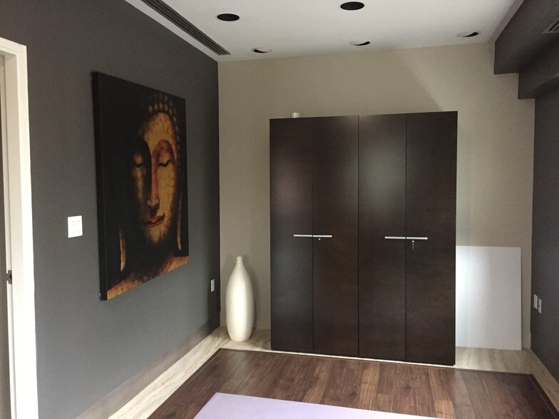 More Photos Of 620 Richmond St, London Office For Lease