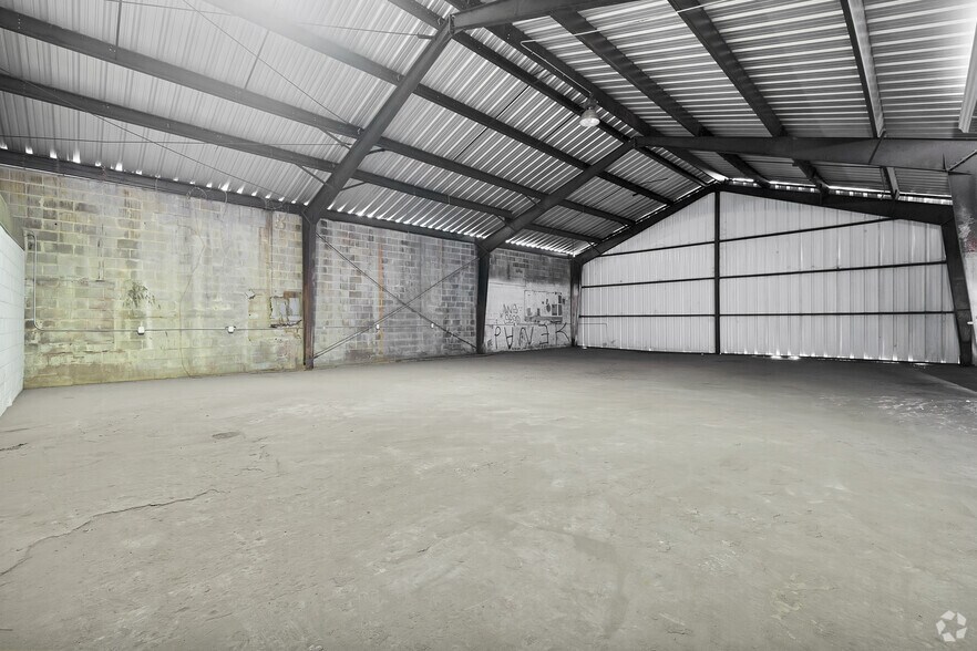 More Photos Of 1923 Kolfahl St, Houston Warehouse For Sale