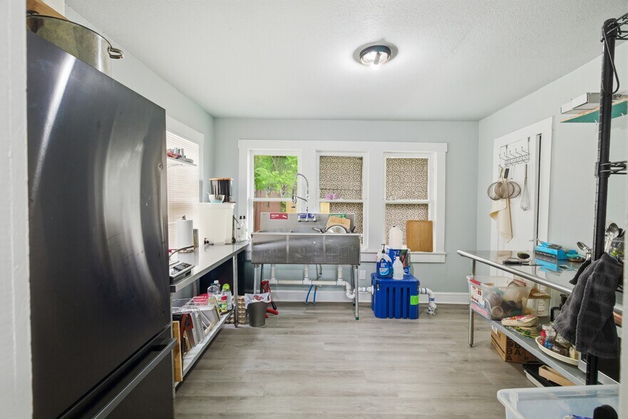 More Photos Of 201 S 31st St, Temple General Retail For Sale