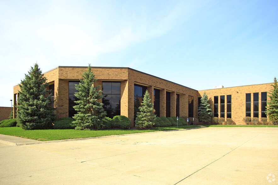 More Photos Of 7333 Corporate Blvd, Mentor Manufacturing For Lease