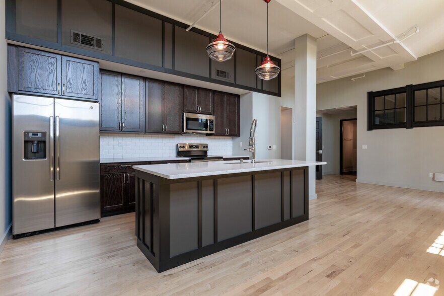 More Photos Of 215 N Webster Ave, Green Bay Apartments For Sale