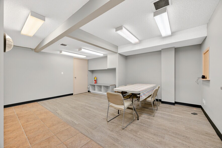 More Photos Of 5402 44 St, Lloydminster Freestanding For Sale
