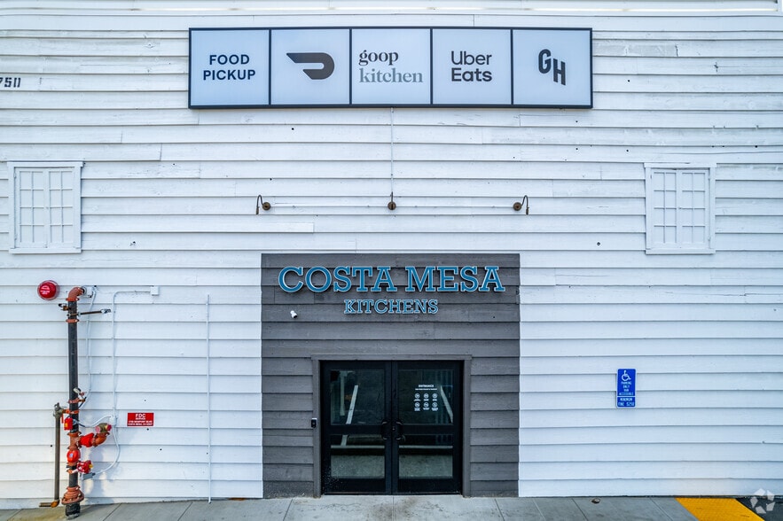 More Photos Of 1750 Newport Blvd, Costa Mesa Storefront For Lease