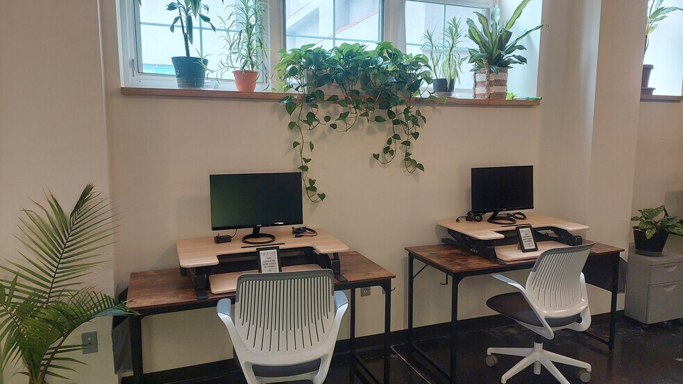 More Photos Of 1010 W Lake St, Minneapolis Coworking Space