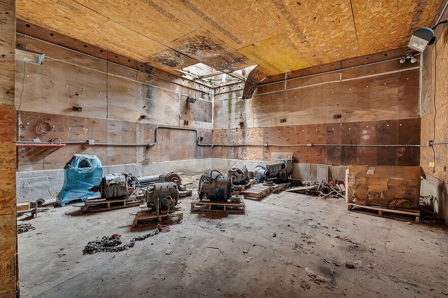 More Photos Of 604 South St, Mazon Warehouse For Sale