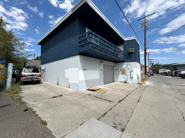 More Photos Of 224 Vassar St, Reno Freestanding For Lease