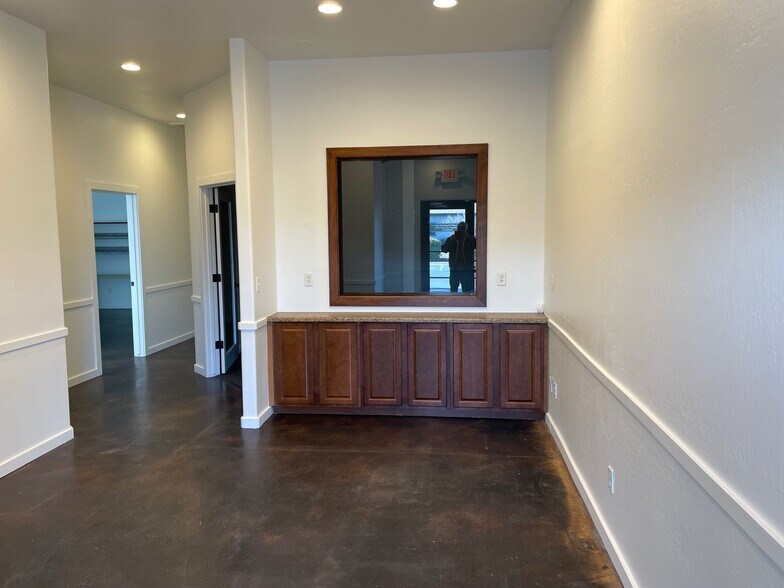 More Photos Of 1951 Commerce Center Circle, Prescott Medical For Lease