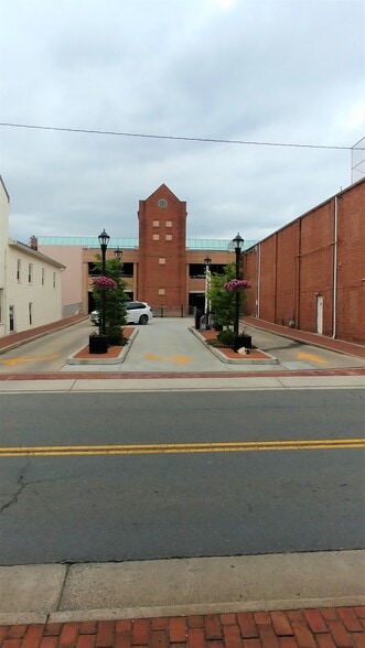 More Photos Of 9-11 W Market St, Leesburg Medical For Lease