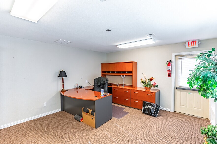More Photos Of 6110 Dalrock Rd, Rowlett Office For Lease
