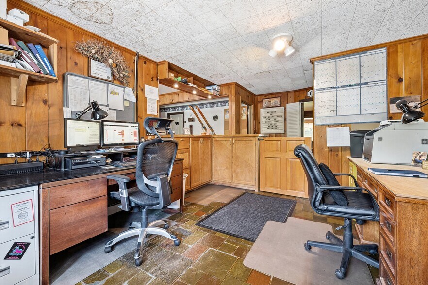 More Photos Of 344 Vt Route 100, West Dover Hotel For Sale