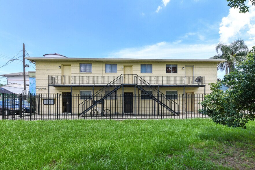 Primary Photo Of 1917 Leonidas St, New Orleans Apartments For Sale