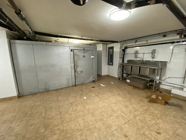 More Photos Of 886-894 1st Ave, New York Apartments For Lease