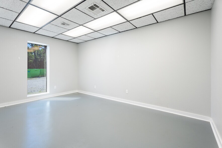 More Photos Of 25100 N Us-59 Hwy, Afton Office For Sale