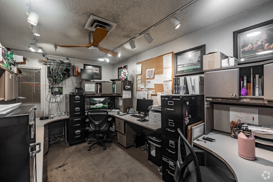 More Photos Of 18989 Hawthorne Blvd Beach, Redondo Beach Freestanding For Lease