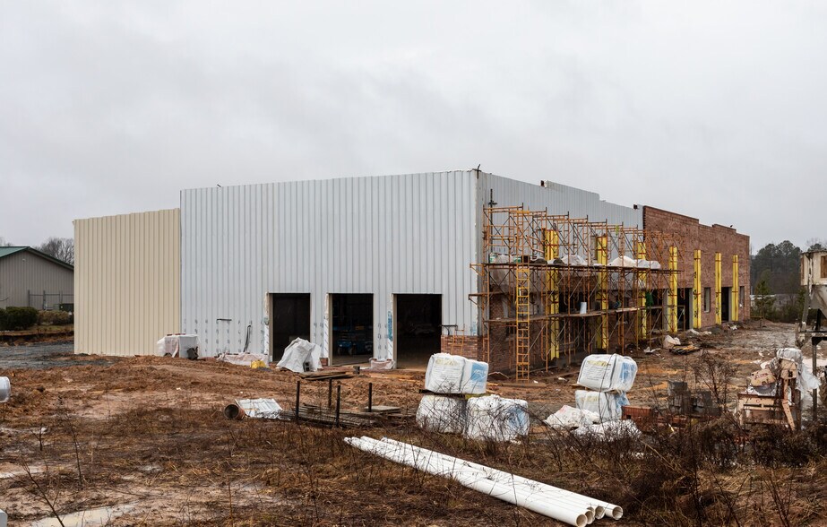 More Photos Of 7230 ACC Blvd, Raleigh Flex For Sale